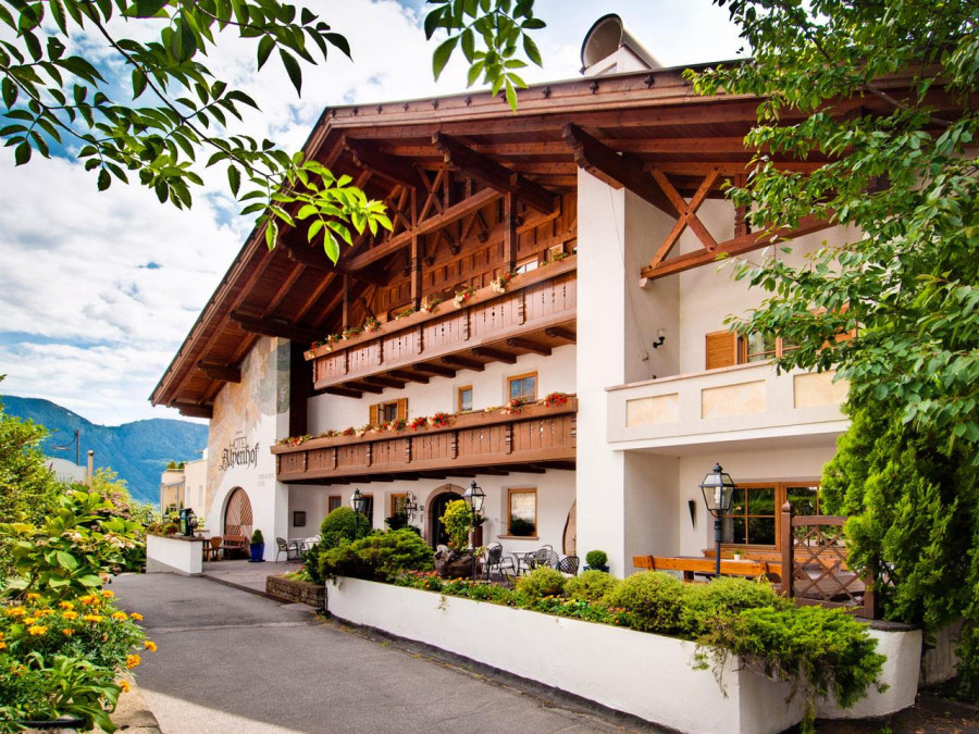 ᐅ Café Alpenhof, Dorf Tirol Öffnungszeiten & Bewertungen ᐅ Café Alpenhof, Dorf Tirol Öffnungszeiten & Bewertungen